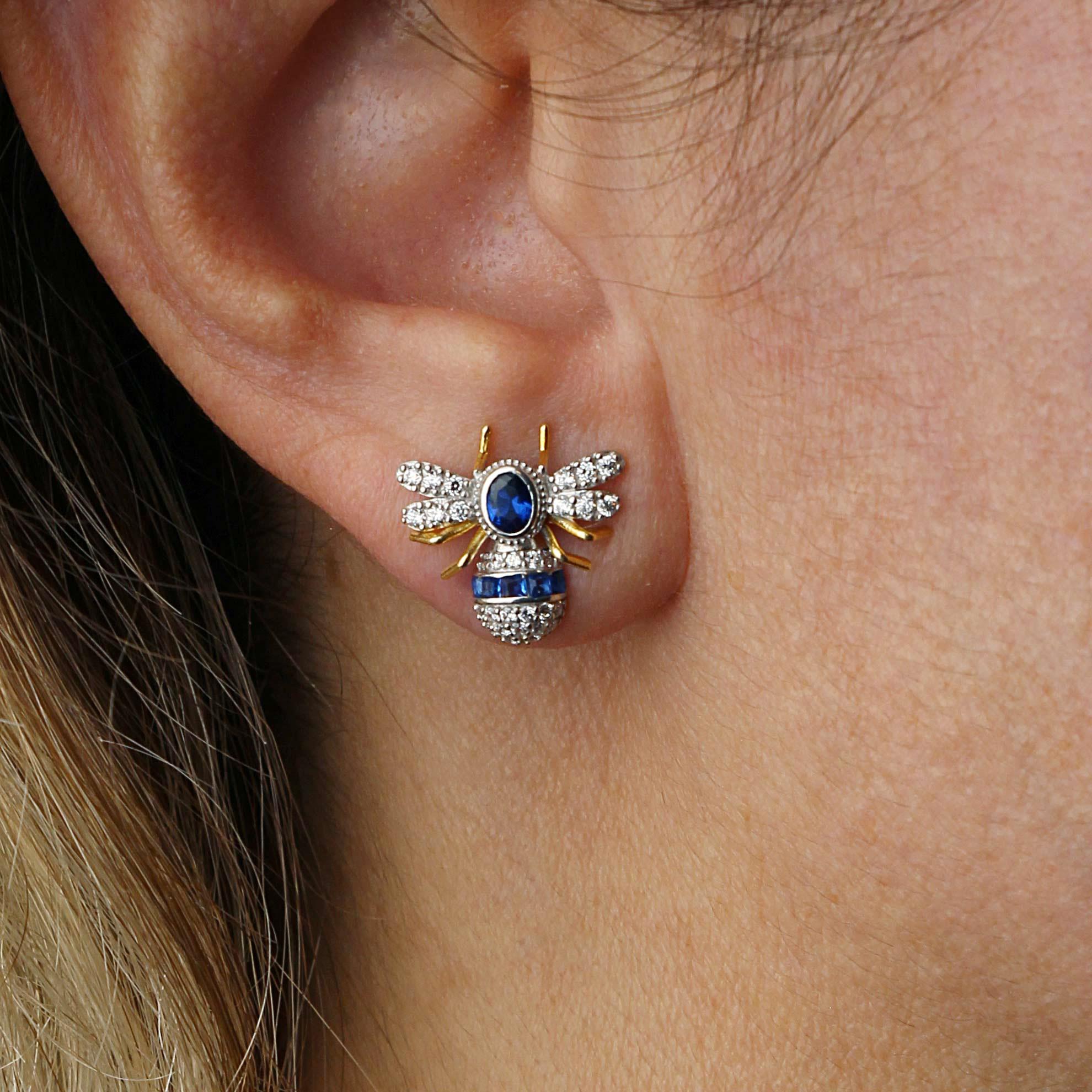 Mavi Taşlı Arı Küpe