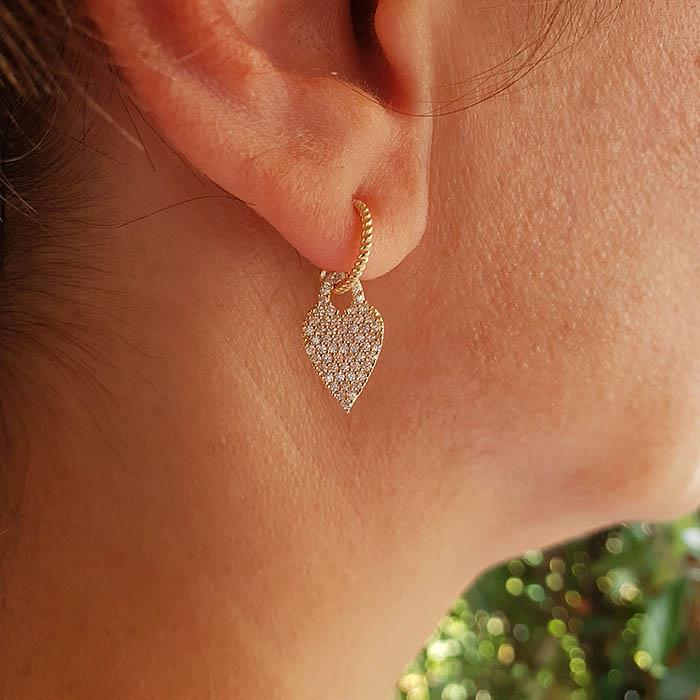 Taşlı Mini Kalp Yarım Halka Küpe