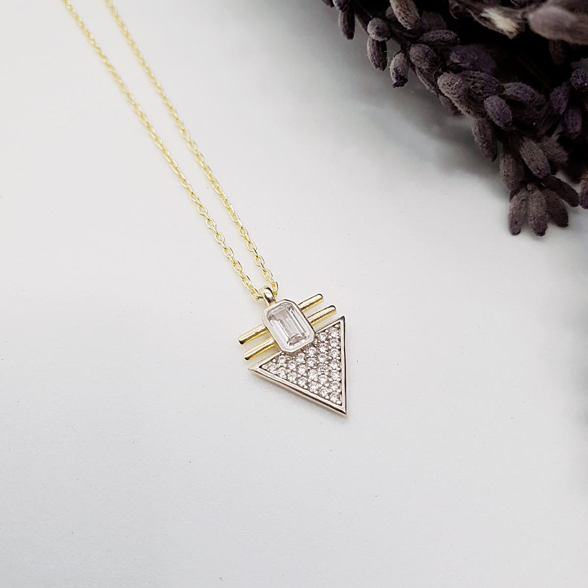 Taşlı Üçgen Kolye