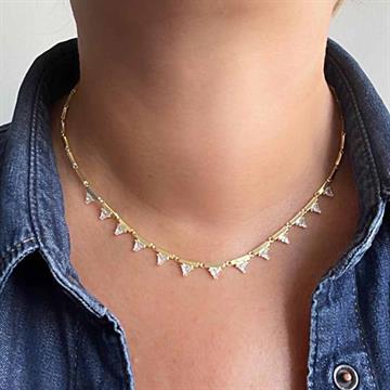 Üçgen Taşlı Kolye