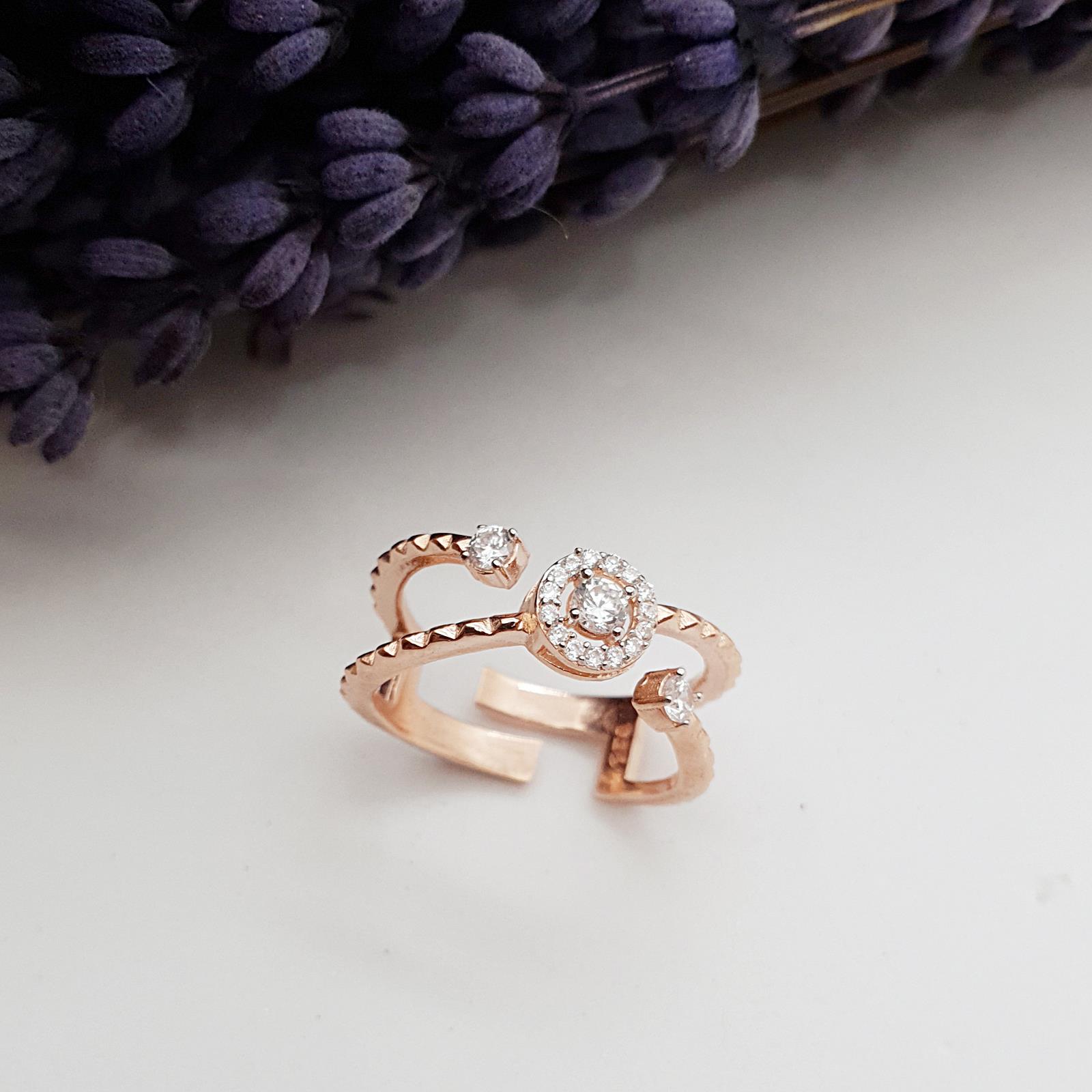 Taşlı Çapraz Yüzük