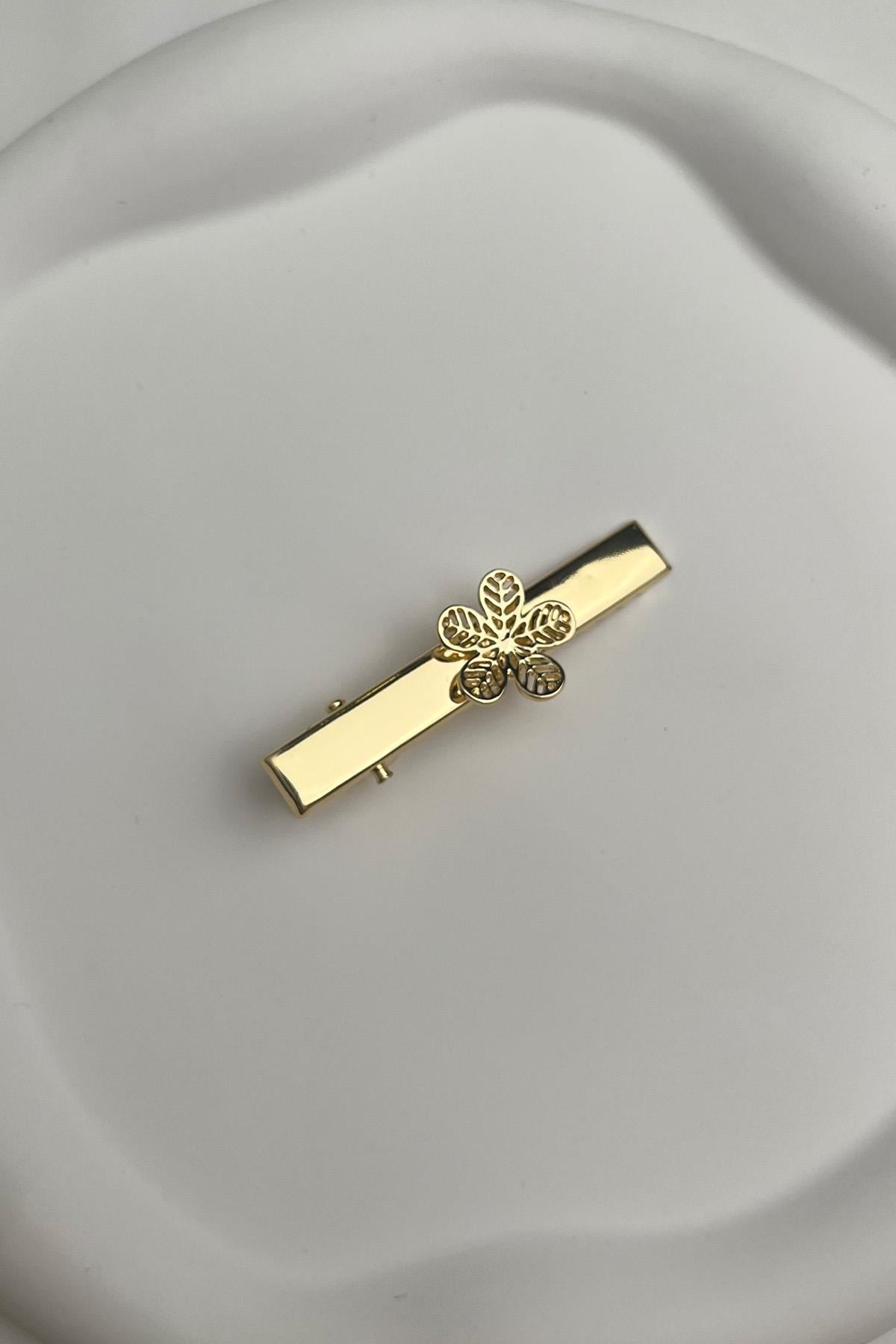 Altın Rengi Çiçek Detaylı Yan Toka (Ölçü:5 cm)
