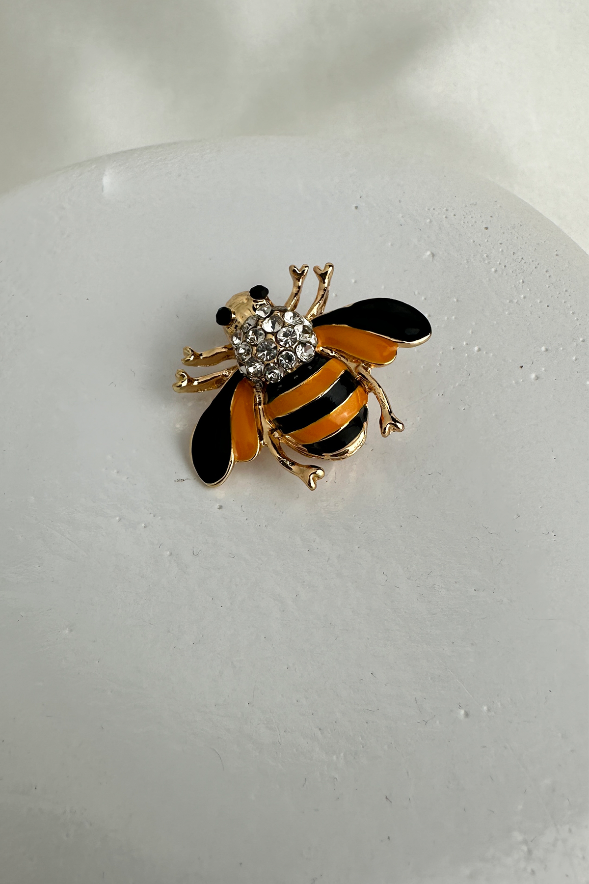 Altın Rengi Kristal Beyaz Taşlı Mineli Arı Broş (3cm)