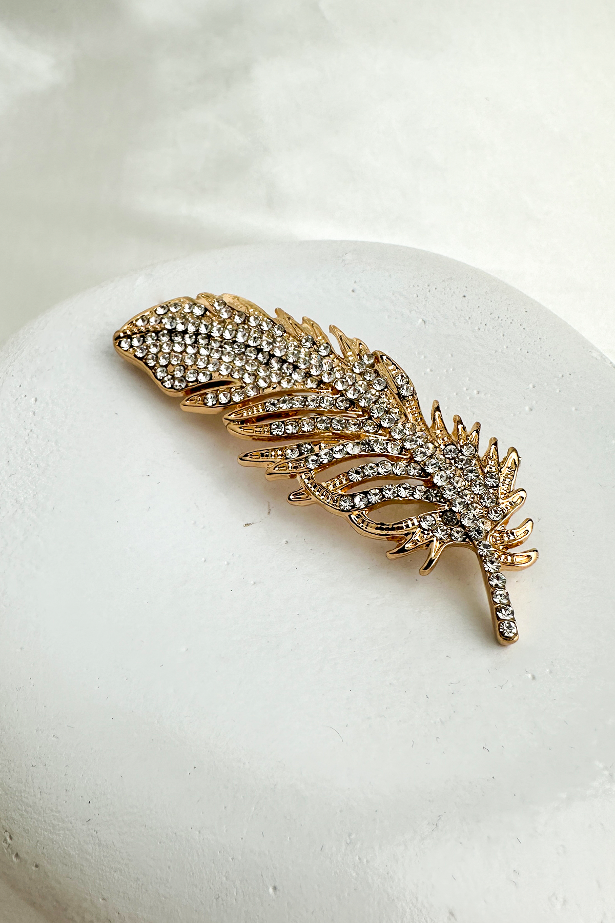 Altın Rengi Taş Detaylı Tüy Broş (7cm)