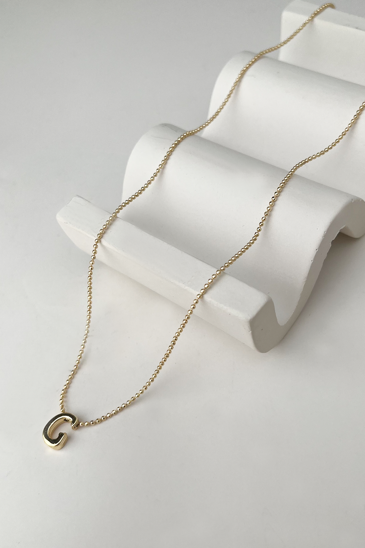 Altın Rengi Üç Boyutlu G Harfi Kolye (45+5cm)
