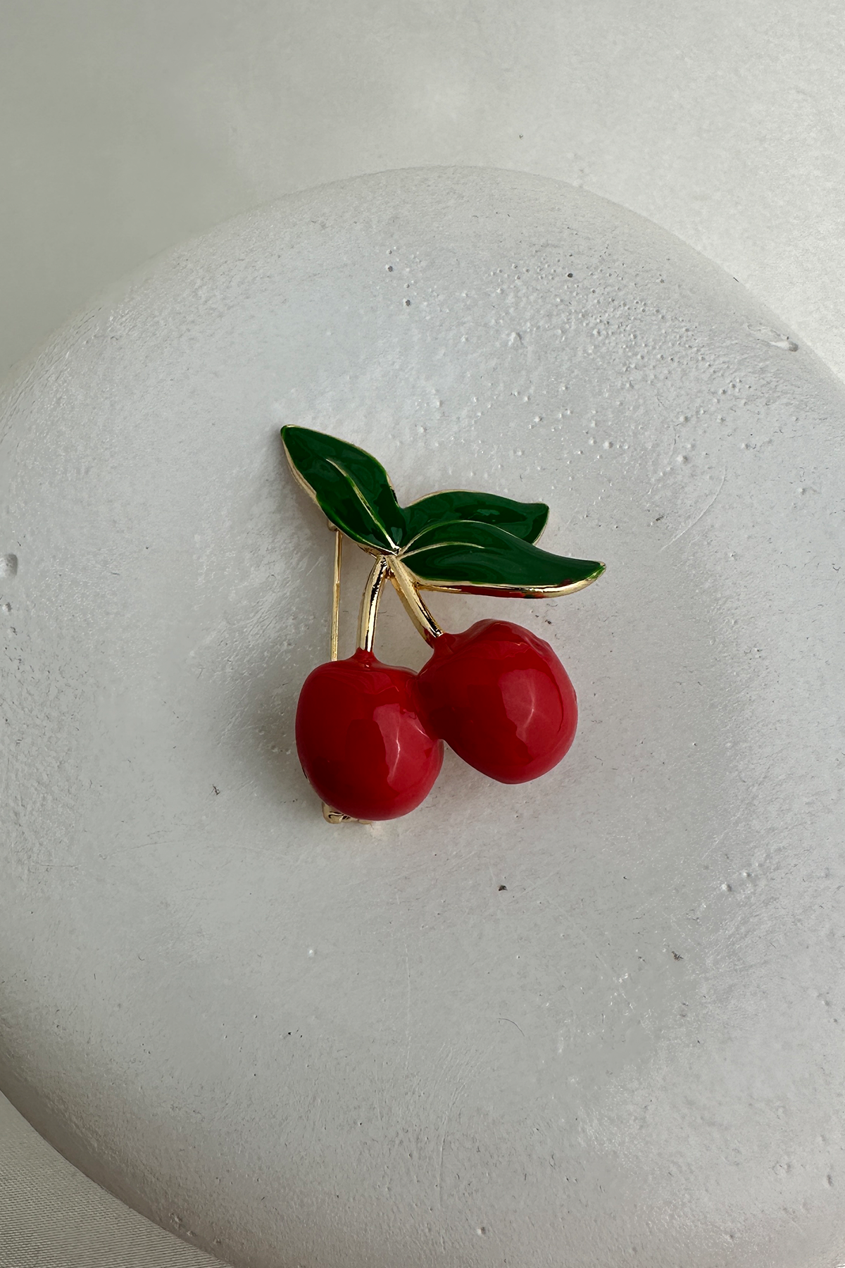 Altın Sarısı Kırmızı Mineli Kiraz Broş (4cm)