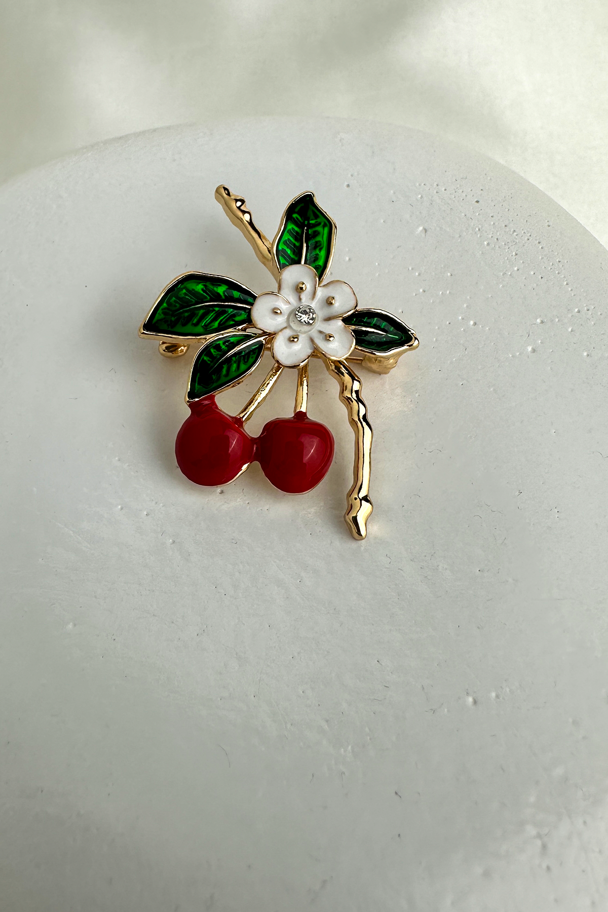 Altın Sarısı Yaprak Ve Çiçek Detay Mineli Kiraz Broş (4cm)