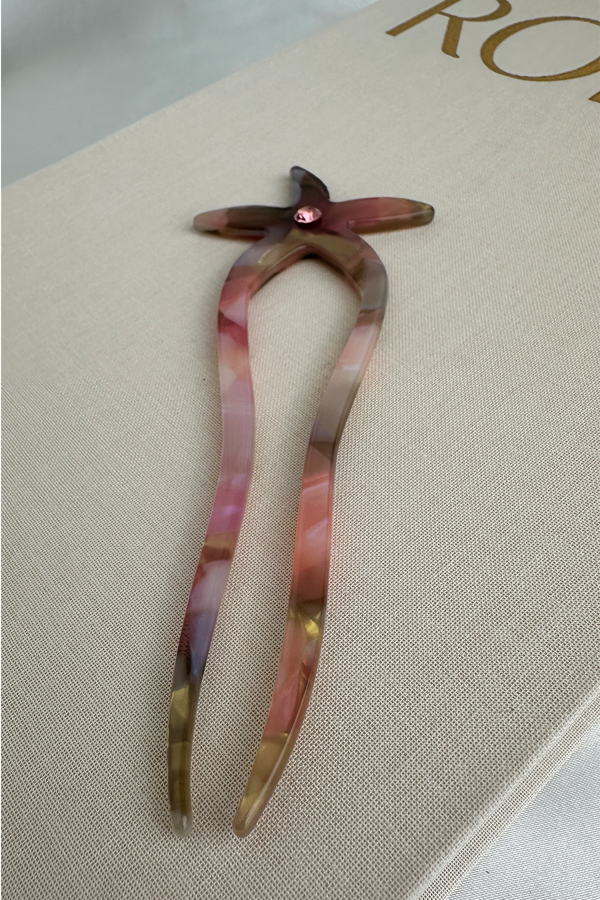 Çiçek Figürlü Taş Detaylı Topuz Tokası (15cm)
