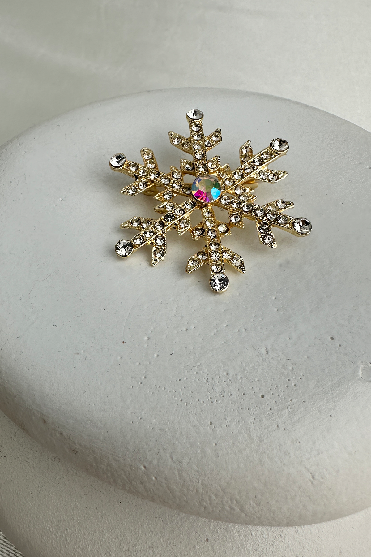Çok Taşlı Işıltılı Kar Tanesi İğneli Broş (4cm)