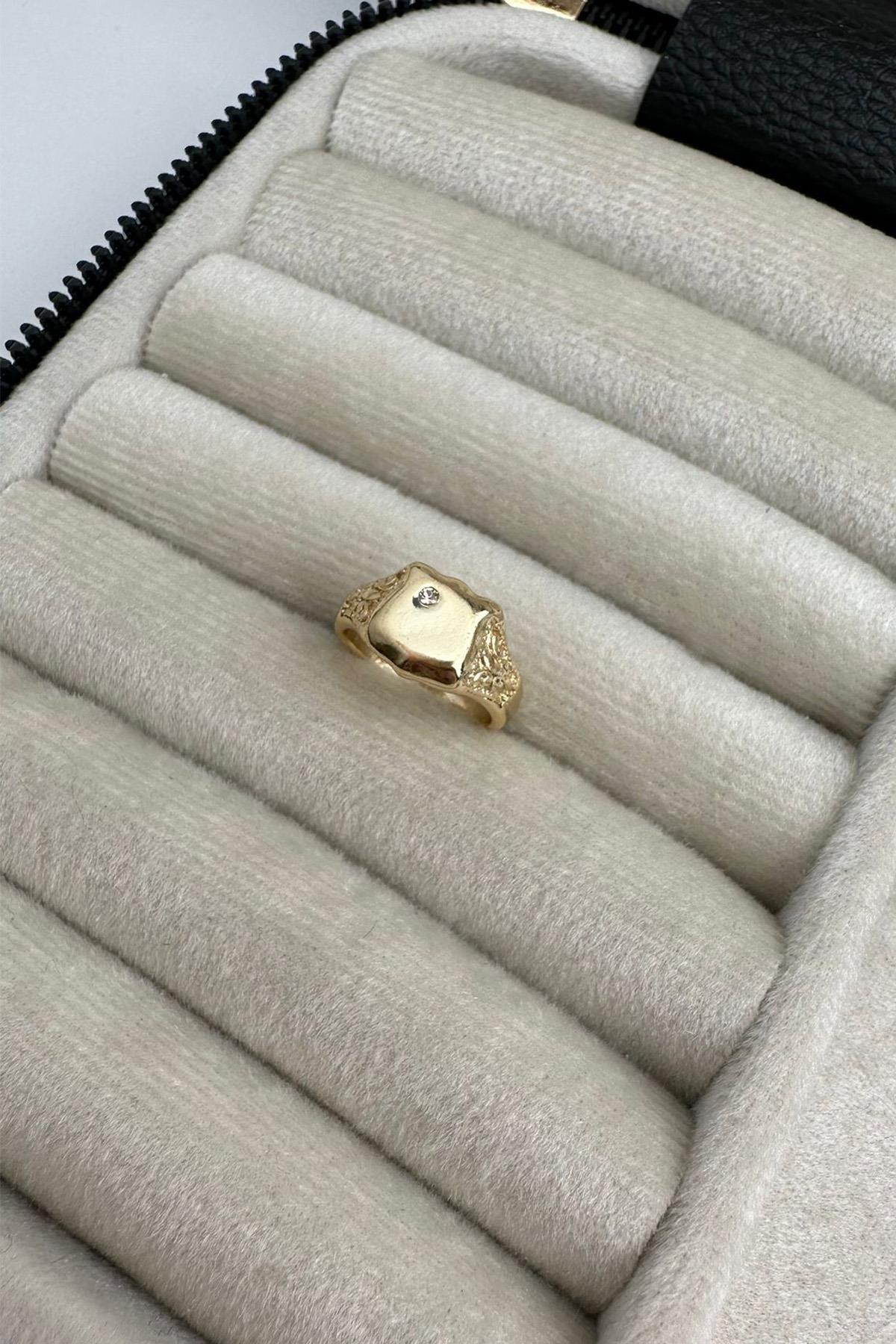 Gold Plaka Yüzük