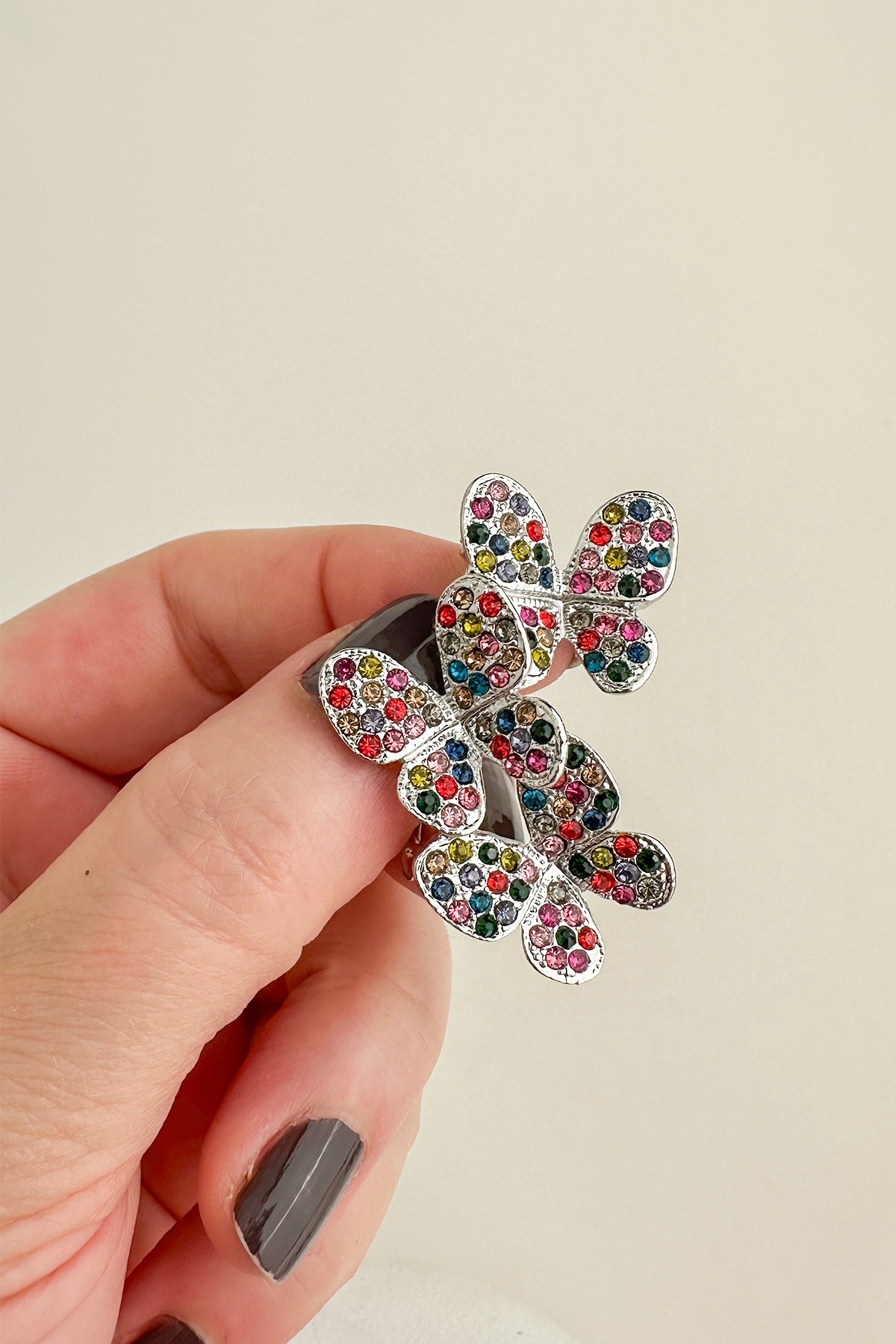 Gümüş Rengi Renkli Taşlı Kelebekler Broş (4cm)