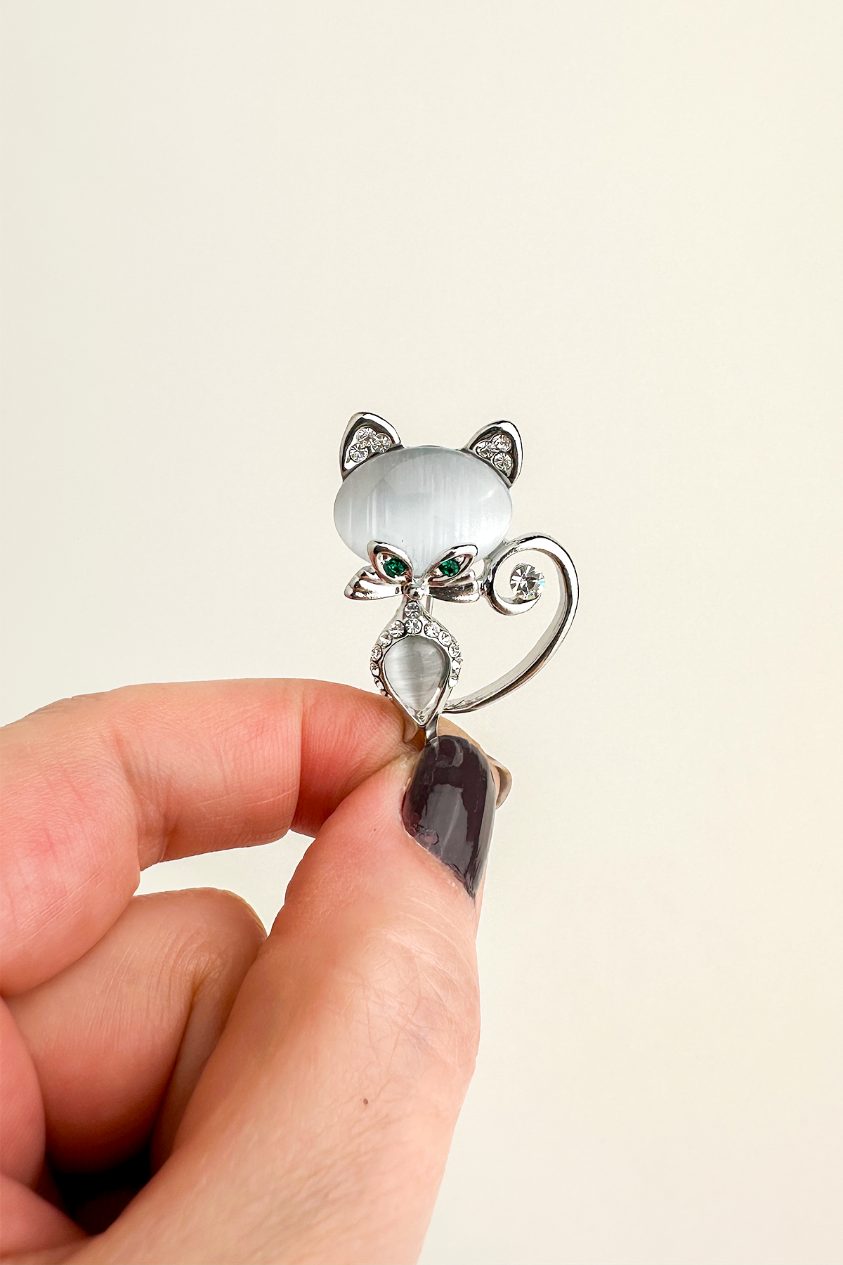 Gümüş Rengi Taş Detay Sedefli Kedi Broş (3cm)