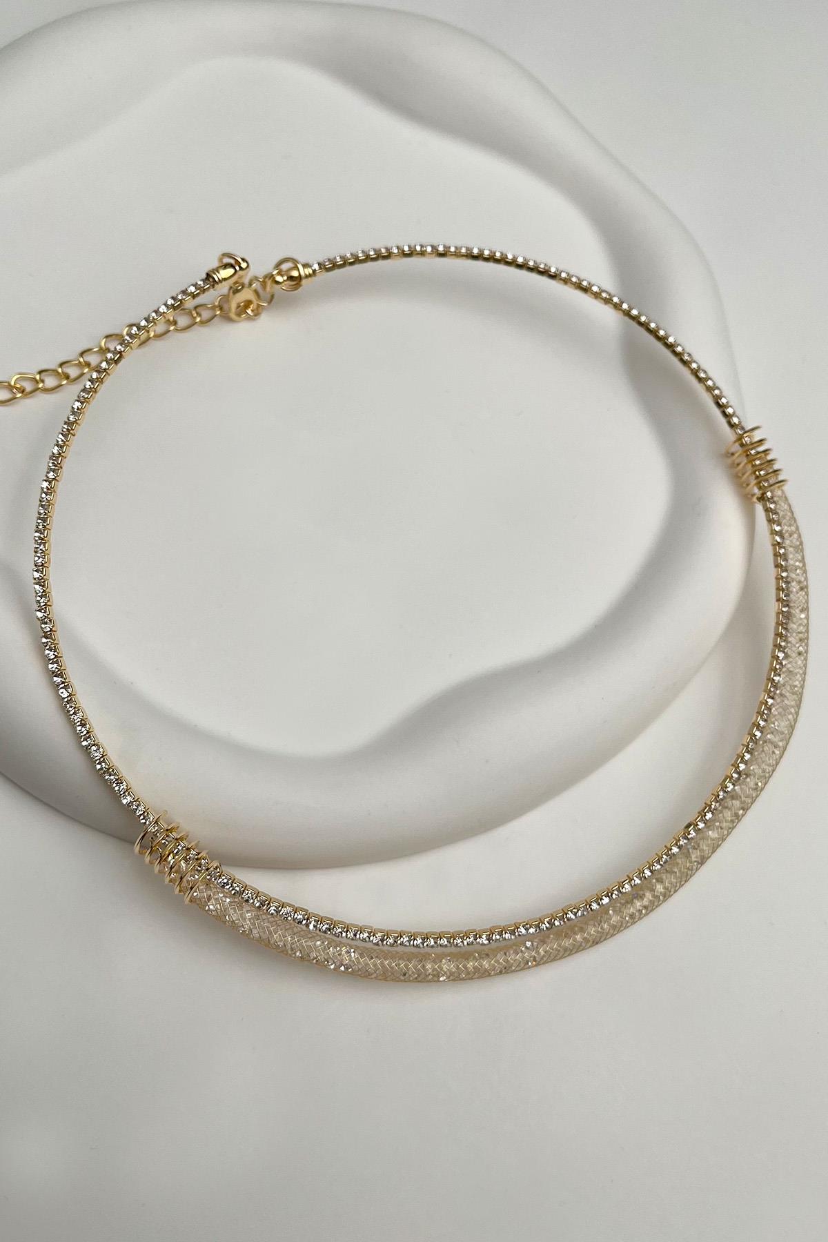 Hasır Tel Detaylı Sıra Taşlı Choker Kolye