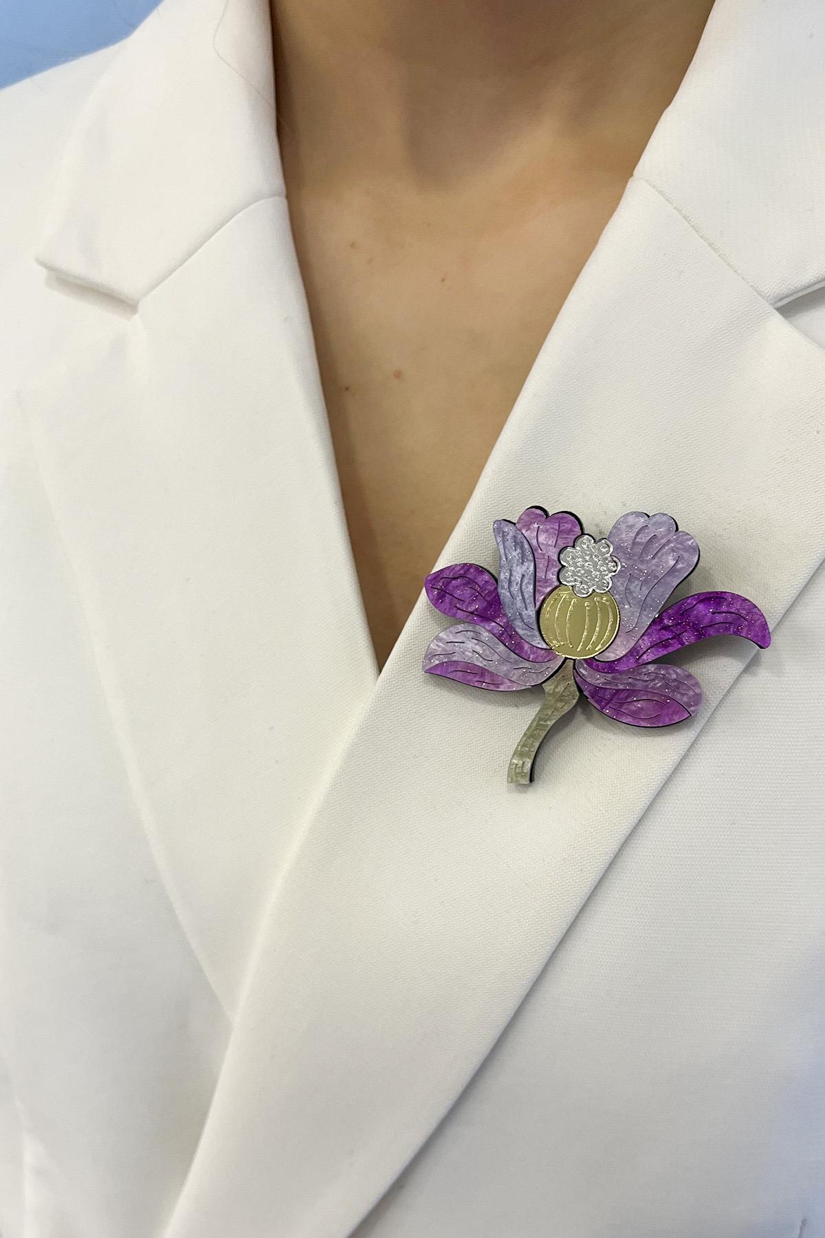 Lila Rengi Akrilik Çiçek Broş (6*5cm)