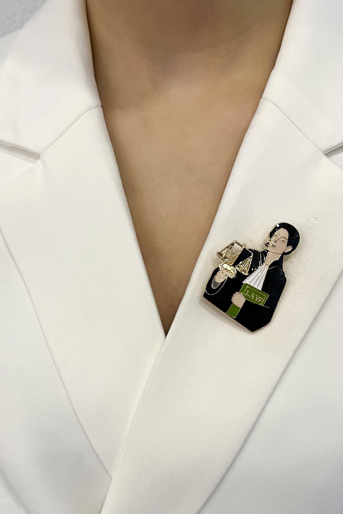 Mineli Kadın Avukat İğneli Broş (5cm)