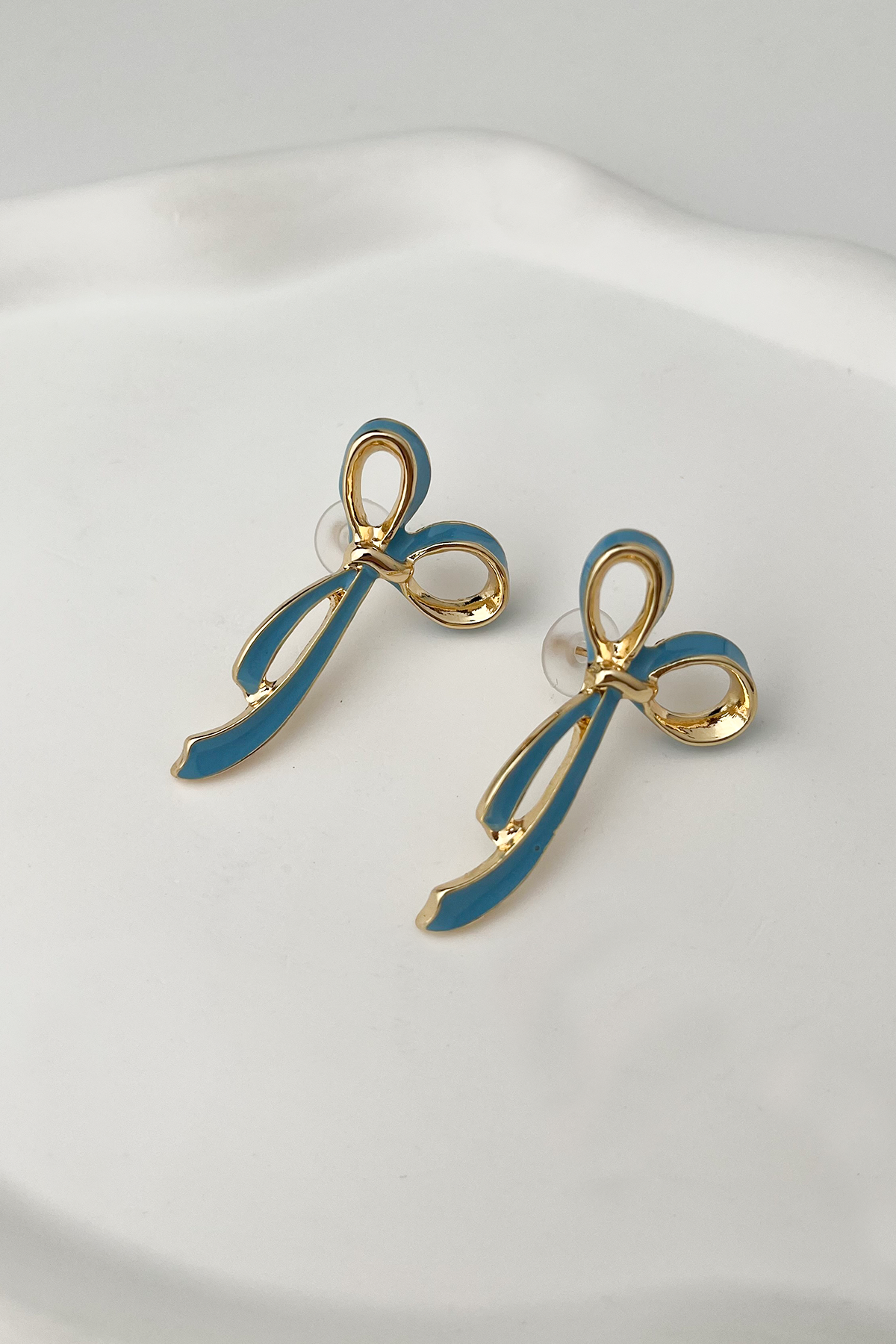 Mineli Metal Fiyonk Küpe (Ölçü:2cm*4 cm)