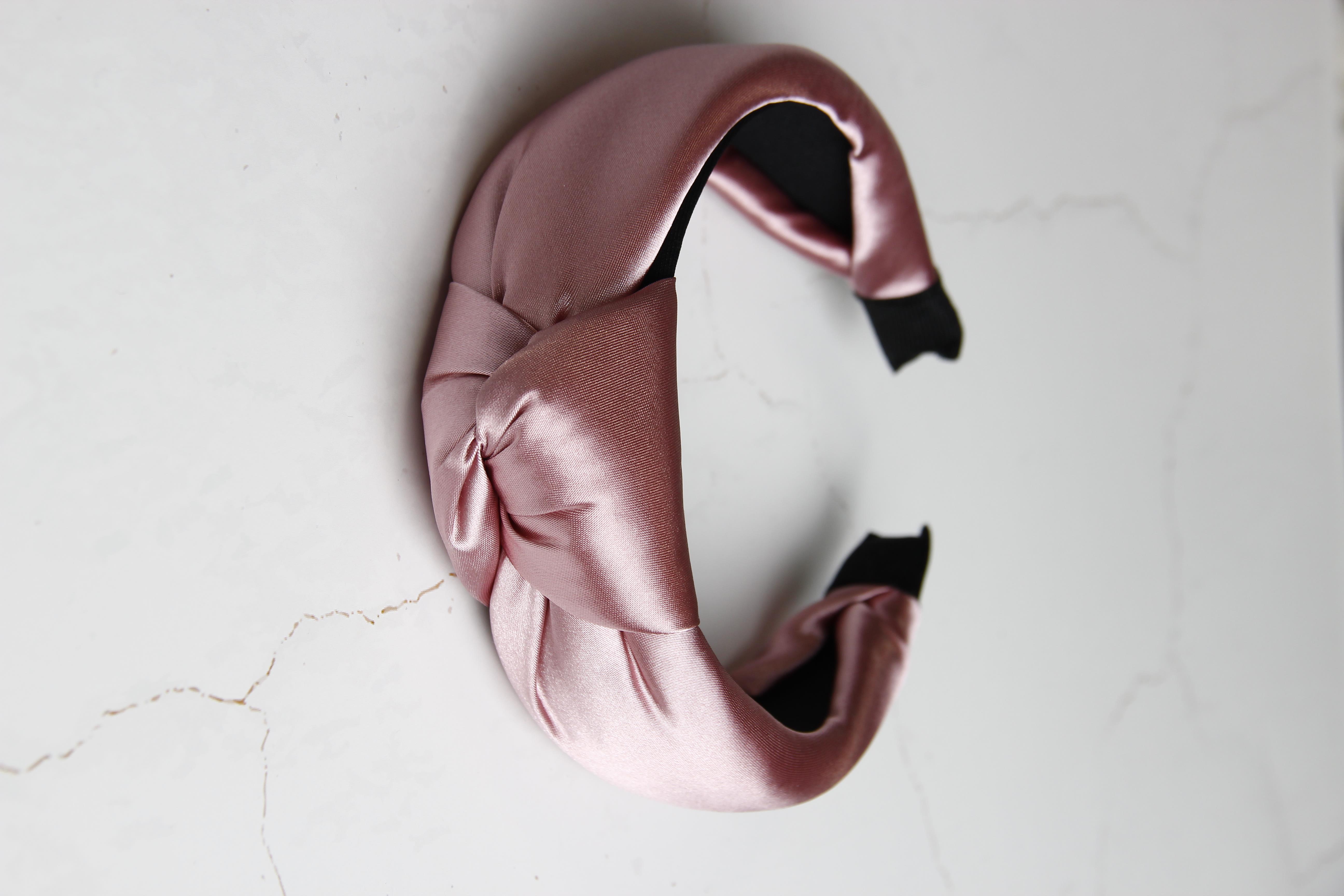 Pastel Pembe Saten Düğüm Taç
