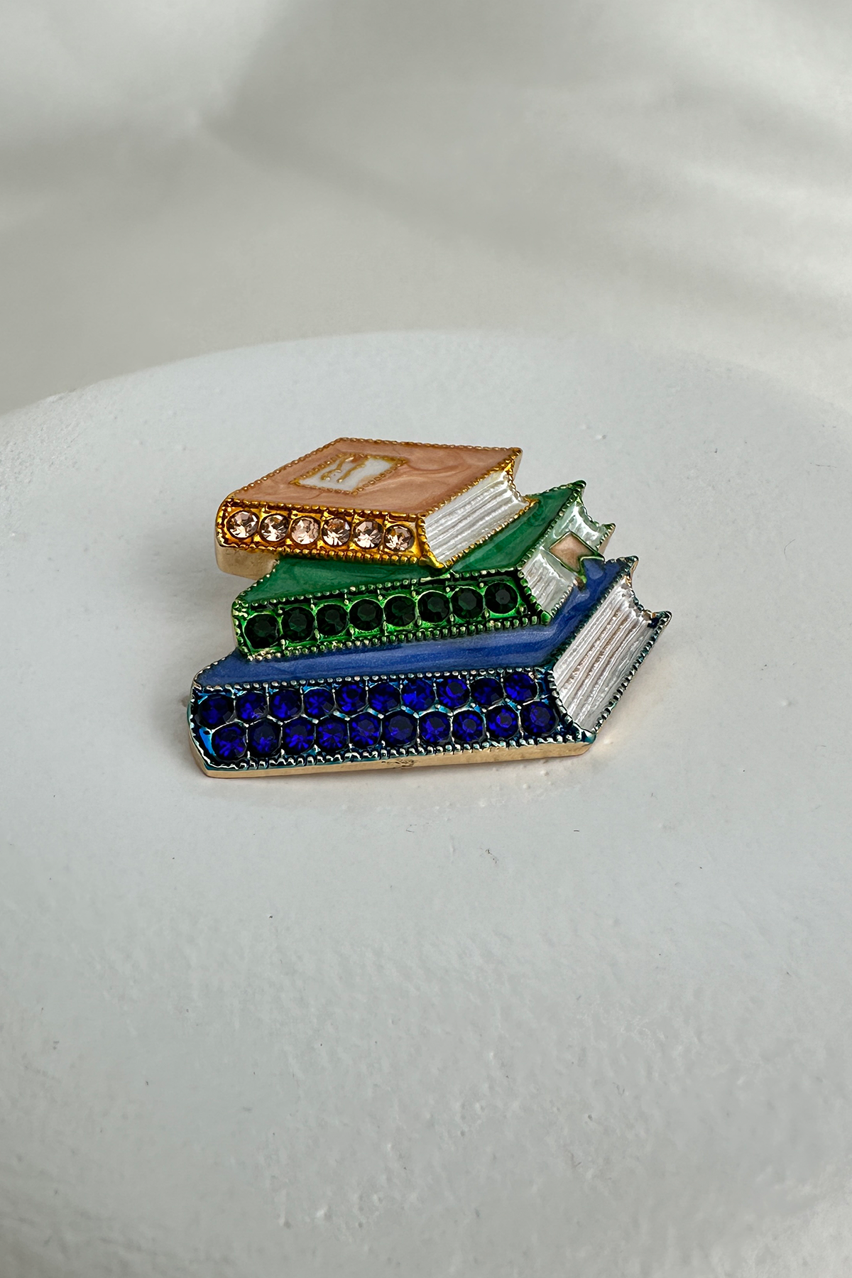 Renkli Kitap Figürlü,Taş Detaylı Tasarım Broş (3cm)