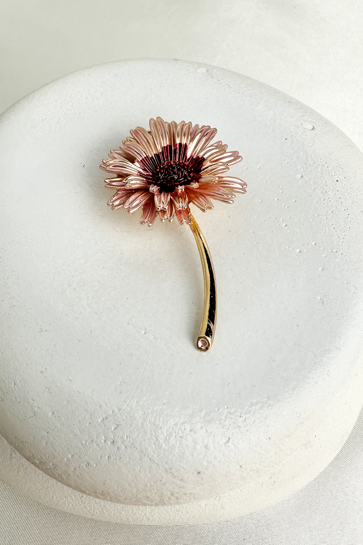 Rose Rengi Çiçek Formlu Zarif Broş (5cm)