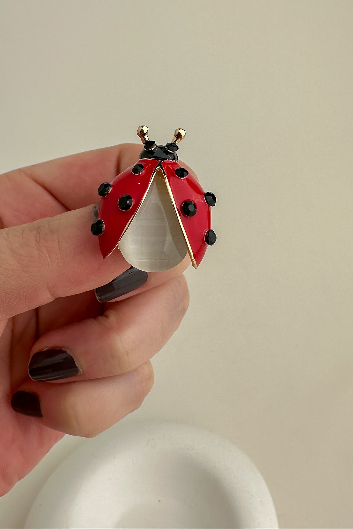 Taş Detay Kırmızı Sedefli Uğur Böceği Broş (3cm)