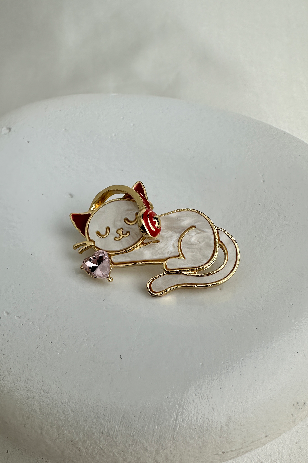 Tek Taş Detay Müzik Dinleyen Sevimli Kedi Broş (4cm) 