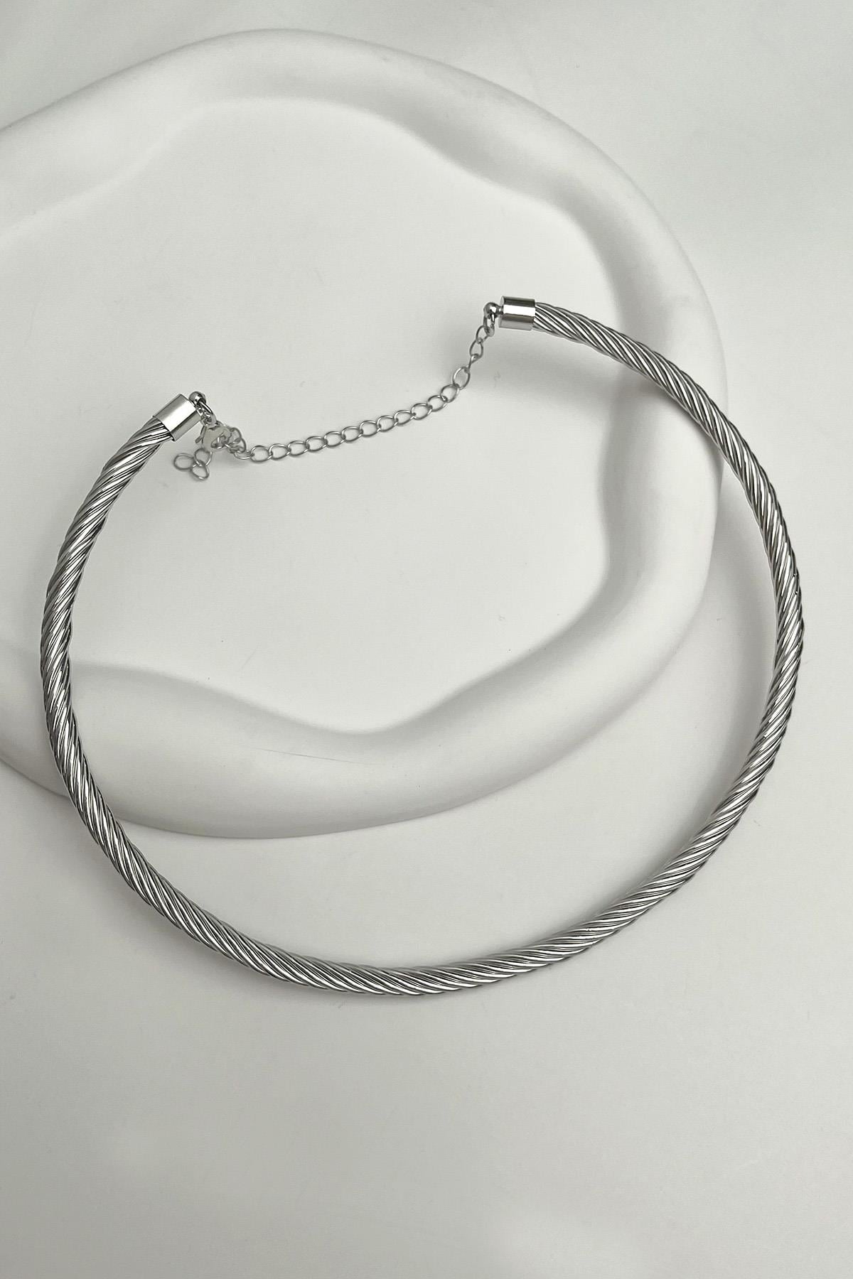 Tırtıklı Burgu Choker Kolye
