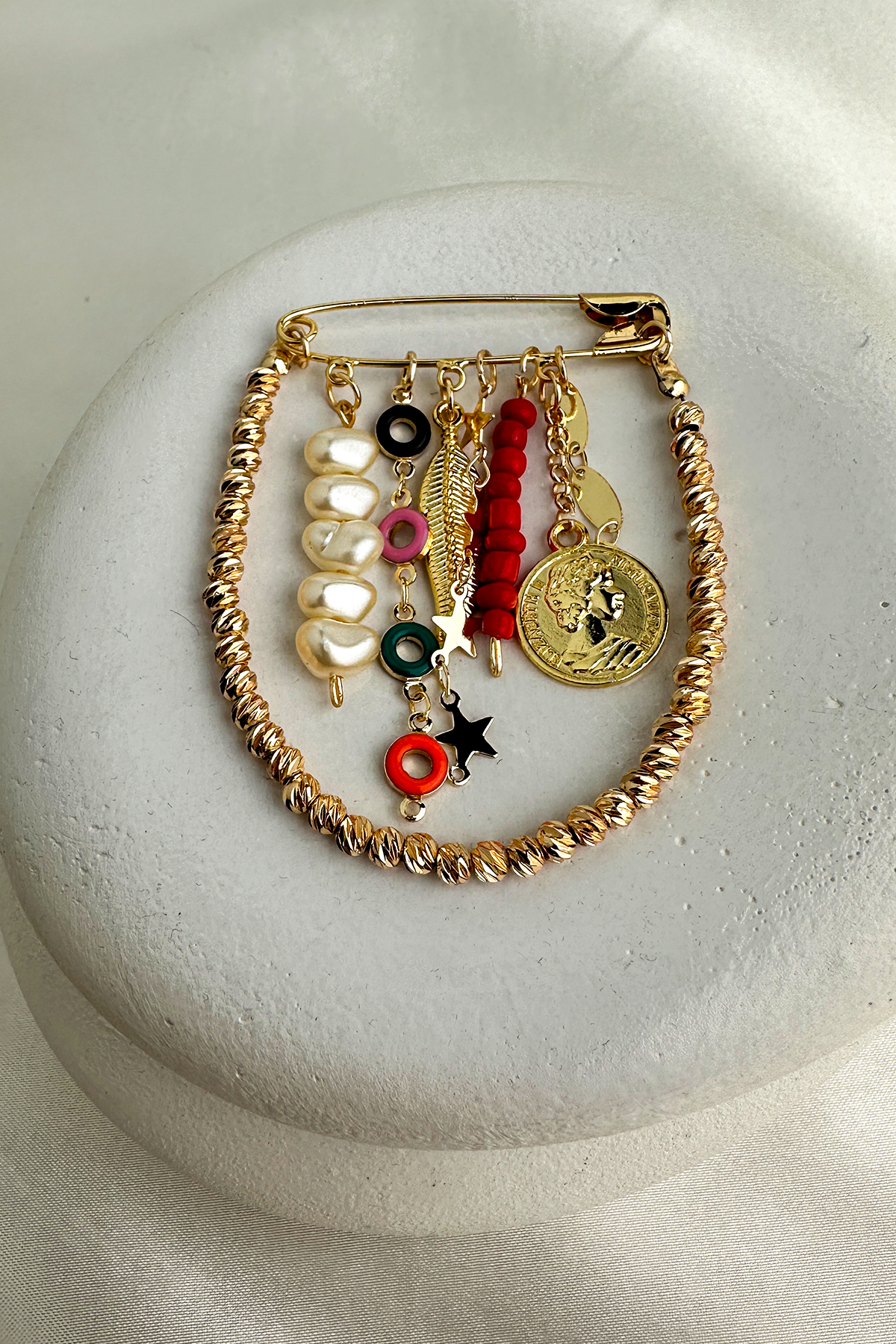 Topçuk Detay Çoklu Çengelli İğne Broş (4cm)