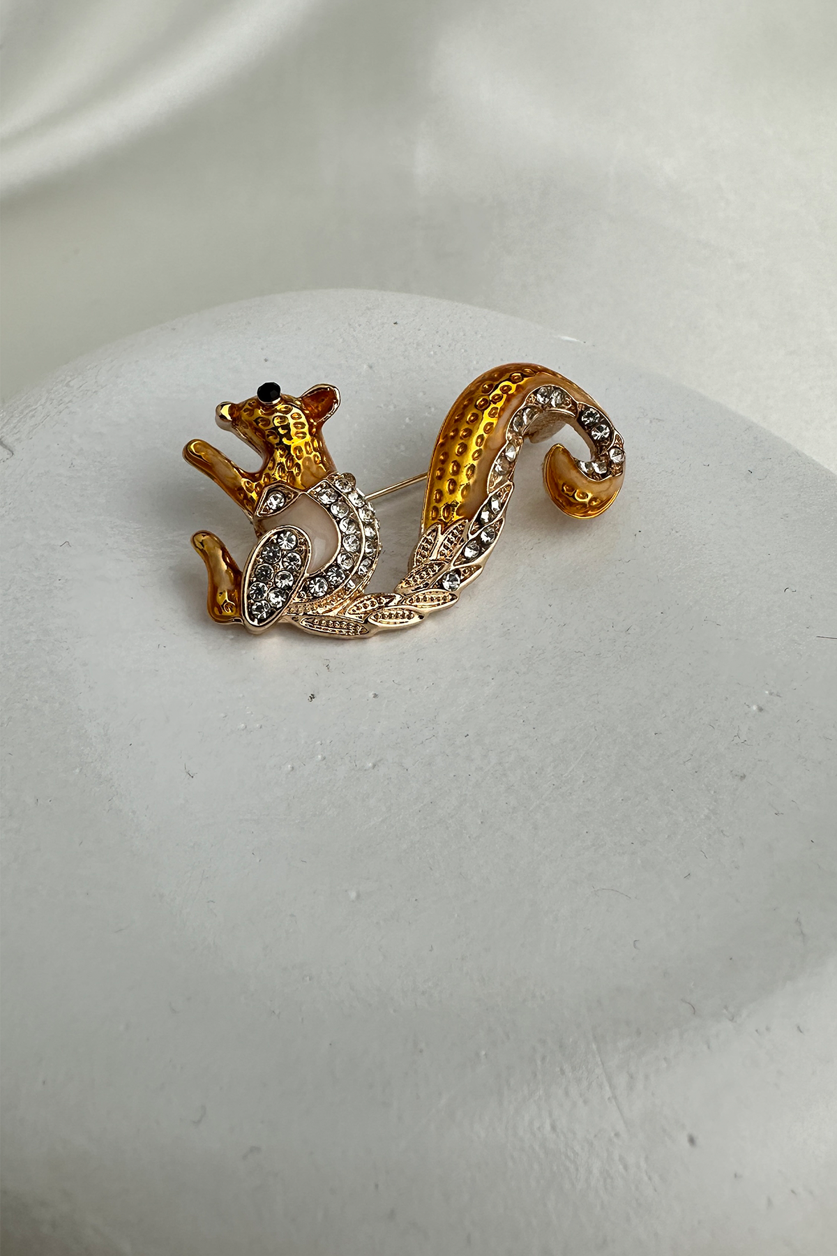 Turuncu Renk Taş Detay Sevimli Sincap Broş (4cm)