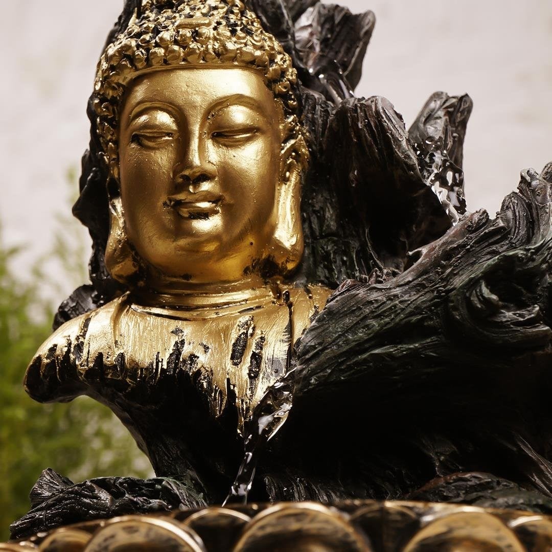 Buddha Temalı Su Şelalasi