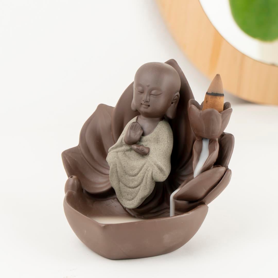 Oturan Buddha Geri Akışlı Şelale Tütsülük