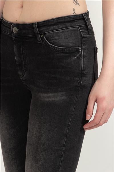 Armani Exchange Cigarette Fit Kadın Jean Pantolon