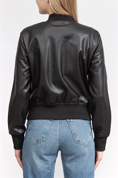 Armani Exchange Kadın Mont