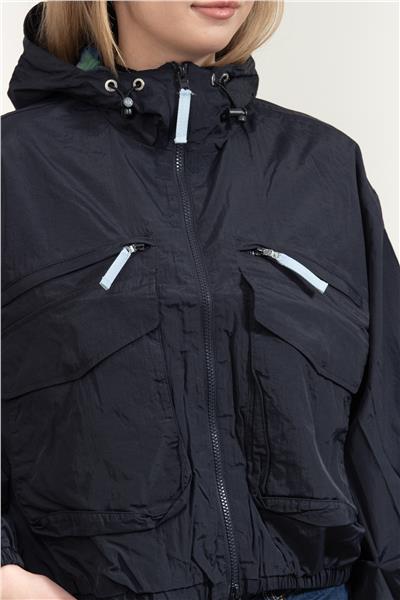 Armani Exchange Kadın Mont