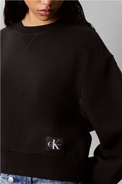 Calvin Klein A - Cropped Badge Logo Kadın Bisiklet Yaka Sweatshirt Siyah