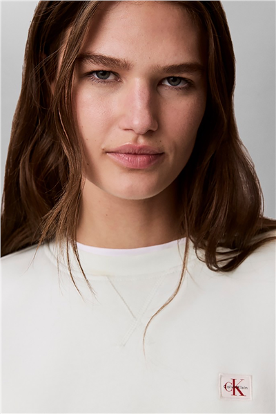 Calvin Klein A - Cropped Badge Logo Kadın Bisiklet Yaka Sweatshirt