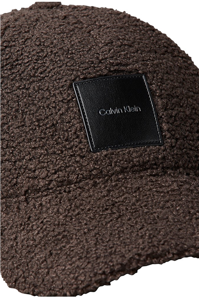 Calvin Klein All-Over Sherpa W/ Patch Cap Kadın Baseball Şapka Kahverengi