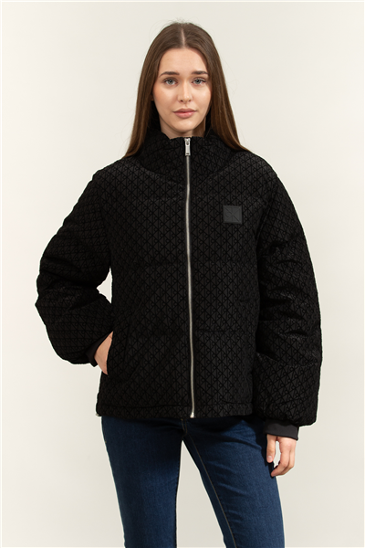 Calvin Klein Aop Mid Weight Down Puffer Jacke Kadın Şişme Mont