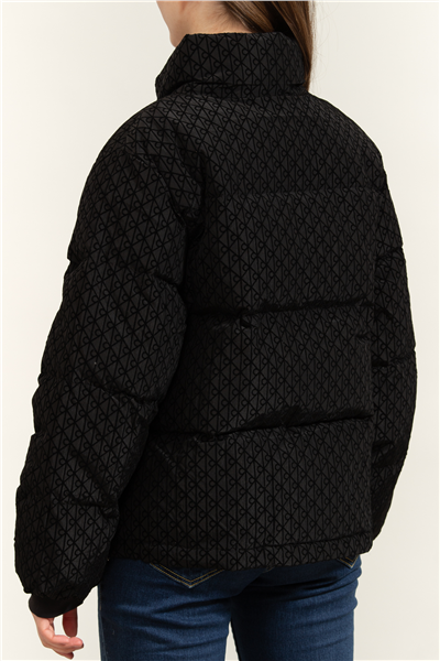 Calvin Klein Aop Mid Weight Down Puffer Jacke Kadın Şişme Mont