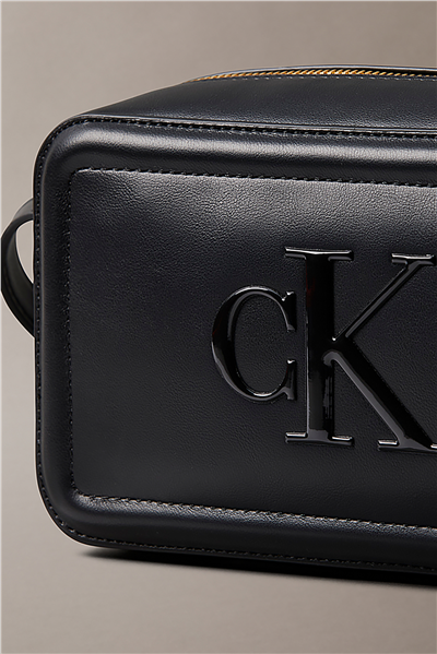 Calvin Klein Bold CK Camera Bag Kadın Mini Omuz Çantası