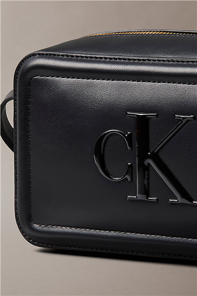 Calvin Klein Bold CK Camera Bag Kadın Mini Omuz Çantası Siyah