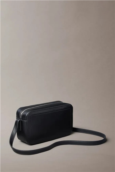 Calvin Klein Bold CK Camera Bag Kadın Mini Omuz Çantası Siyah
