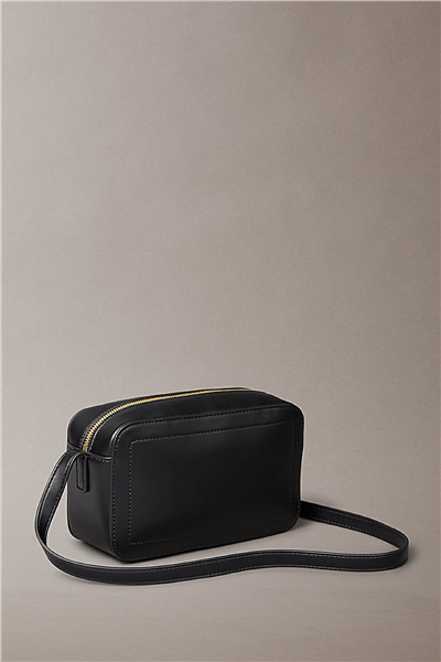 Calvin Klein Bold CK Camera Bag Kadın Mini Omuz Çantası Siyah