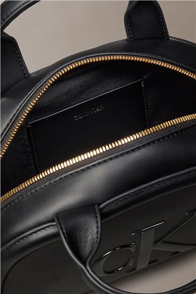 Calvin Klein Bold Ck Dome Crossbody Kadın Mini Omuz Çantası Siyah