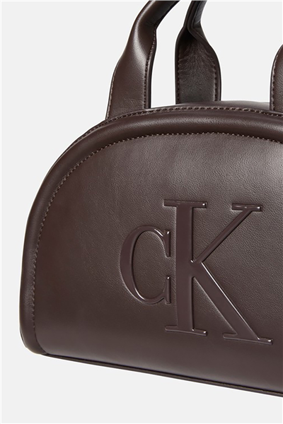 Calvin Klein Bold Ck Dome Crossbody Kadın Mini Omuz Çantası Kahverengi