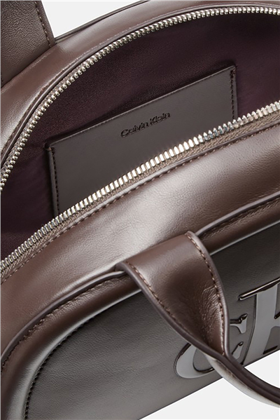 Calvin Klein Bold Ck Dome Crossbody Kadın Mini Omuz Çantası Kahverengi