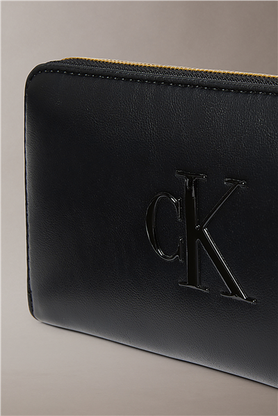 Calvin Klein Bold CK Long Zip Around Kadın Cüzdan