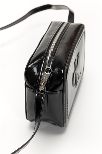 Calvin Klein Bold CK Metallic Camera Bag Kadın Mini Omuz Çantası