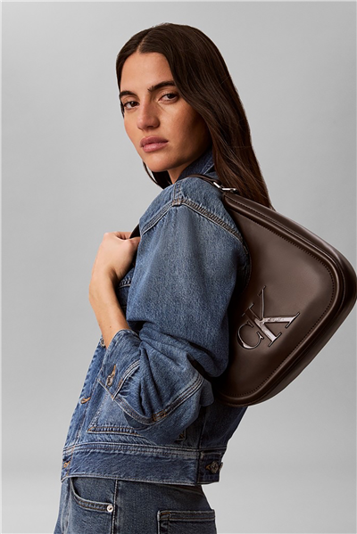 Calvin Klein Bold Ck Small Crescent Bag Kadın Mini Omuz Çantası Kahverengi