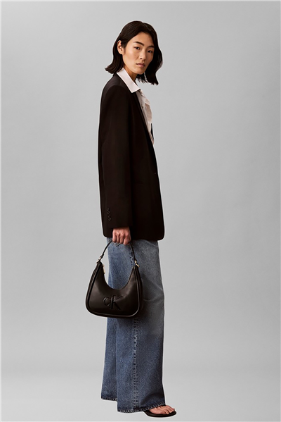 Calvin Klein Bold Ck Small Crescent Bag Kadın Mini Omuz Çantası Siyah