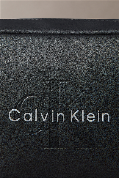Calvin Klein Bold Dopp Kit Erkek El Çantası
